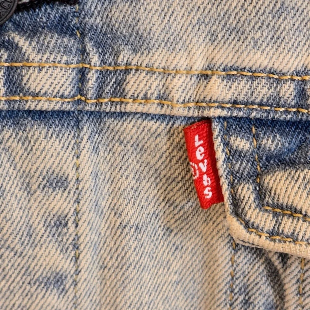 Levi's Men's M Lightweight Trucker Jacket Light Wash Denim 72334 Build A House